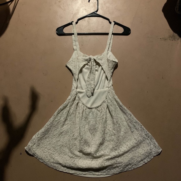 White Lace Open Back Dress - Picture 2 of 2